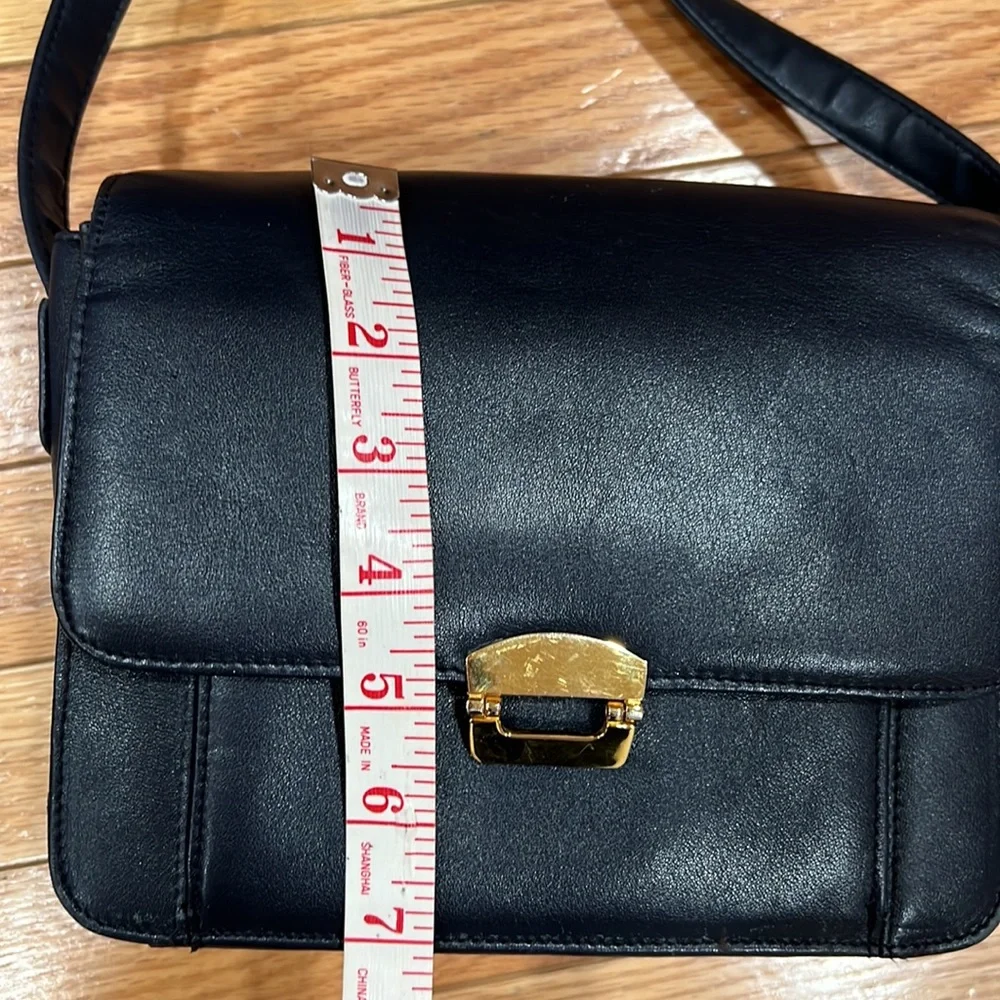 Pre-loved🌸COLETTA GENUINE LEATHER crossbody blue bag - Picture 14 of 17